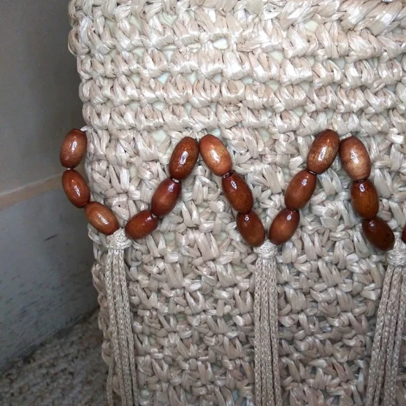 Vintage 70's Boho Crocheted Straw Small Tote Style Purse With Wood Bead & Tassel - Picture 2 of 16